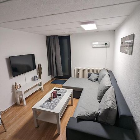 Direkt An Der S-Bahn Gelegenes Gemutliches Souterrain Apartment Mit Privatem Zugang Troisdorf Ngoại thất bức ảnh