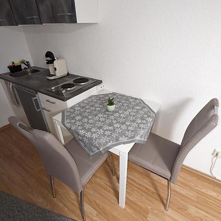 Direkt An Der S-Bahn Gelegenes Gemutliches Souterrain Apartment Mit Privatem Zugang Troisdorf Ngoại thất bức ảnh