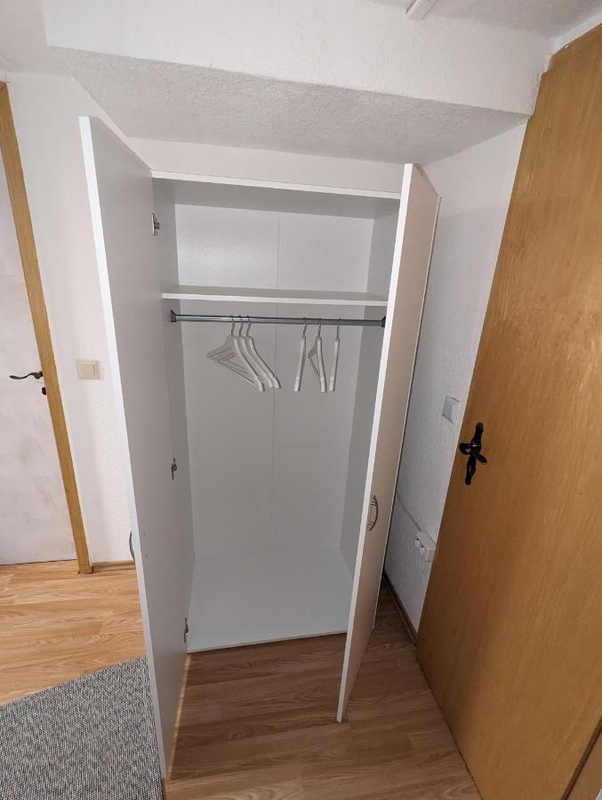 Direkt An Der S-Bahn Gelegenes Gemutliches Souterrain Apartment Mit Privatem Zugang Troisdorf Ngoại thất bức ảnh